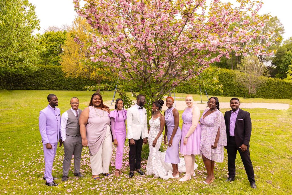 A bridal party in pastel colours.