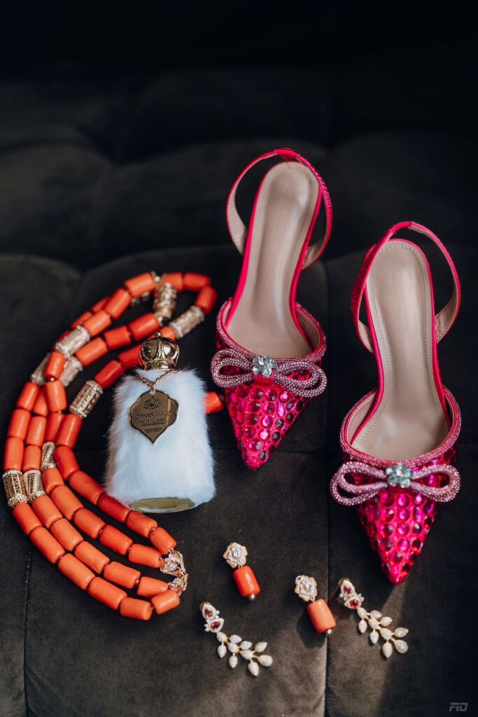 The bride's traditional accessories